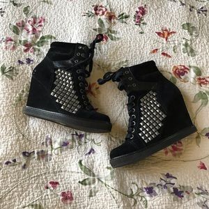 Studded sneaker heel